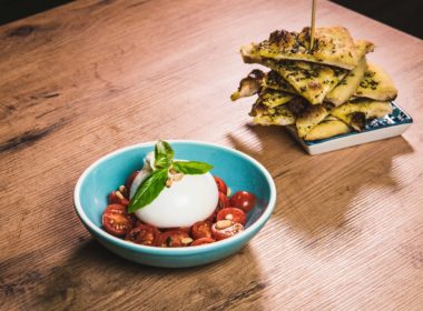 Photo Delizia pizzeria : Burrata et tomates cerises